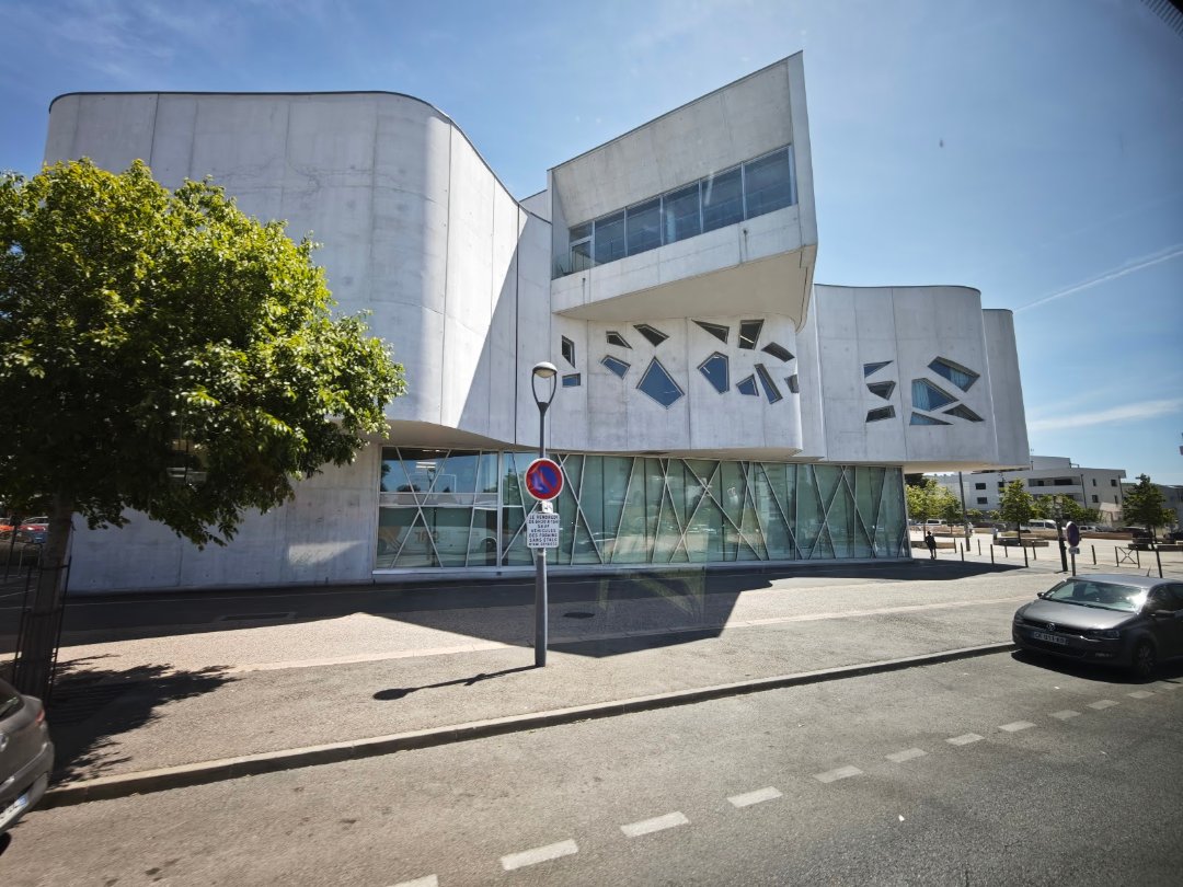 Médiathèque La Passerelle, Vitrolles
